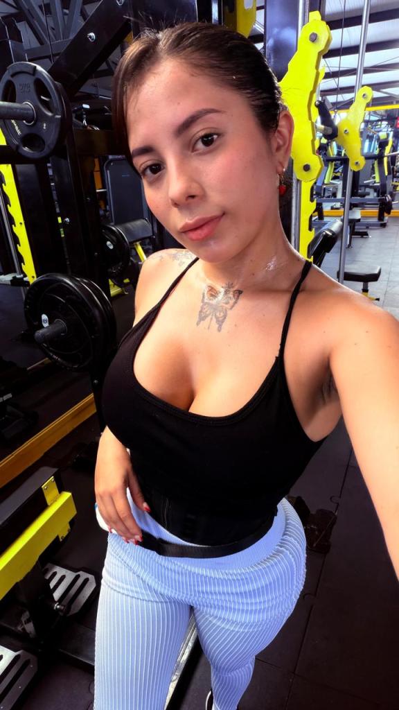 647063993: Chica busca chico en Málaga