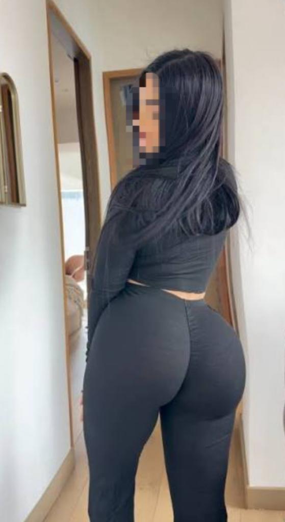 Chica busca chico en Almería: Chica busca chico