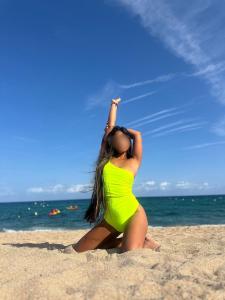 656424267: Chica busca chico en Barcelona