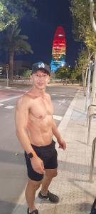 Chico busca chica en Barcelona: 