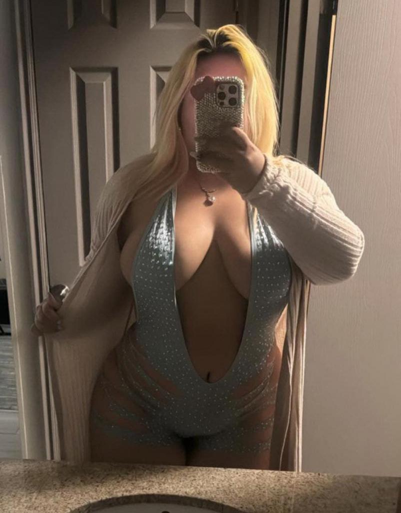 Chica busca chico en Huelva: 