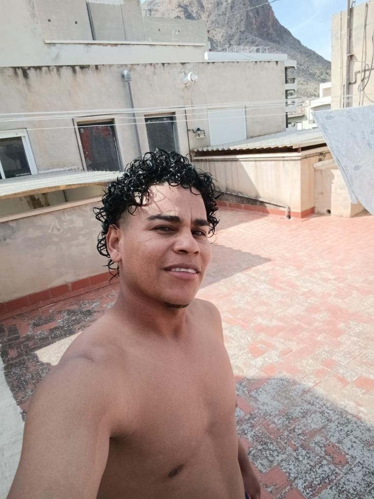 Chico busca chica en Alicante: 