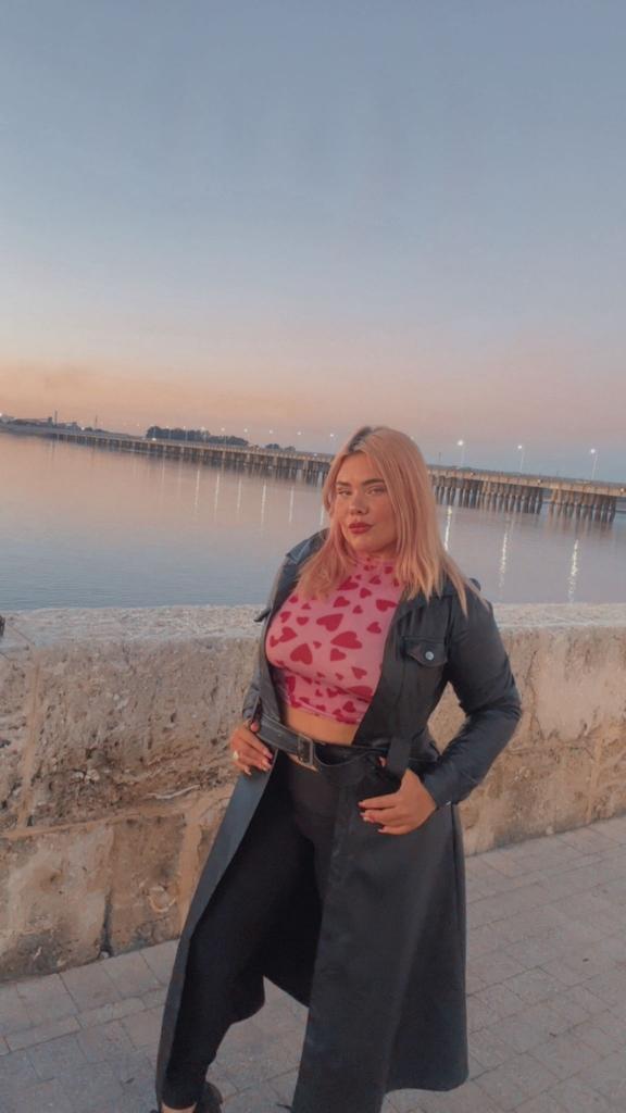 Chica busca chico en Huelva: 