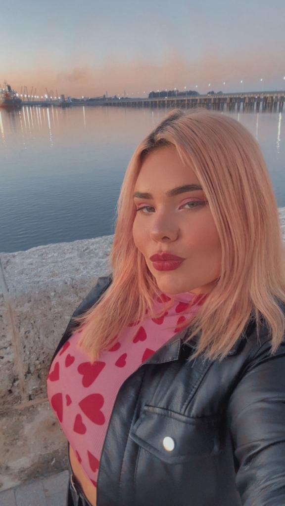 Chica busca chico en Huelva: 