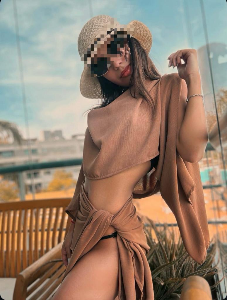 604235961: Chica busca chico en La Coruña