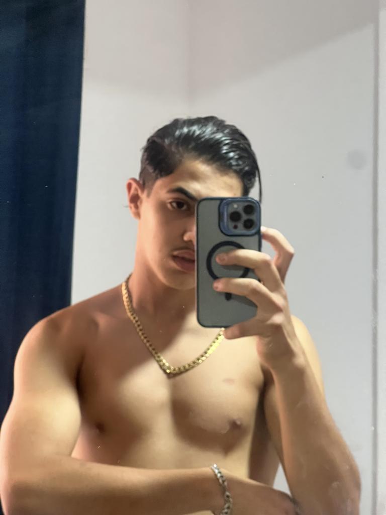 Chico busca chica en Almería: 