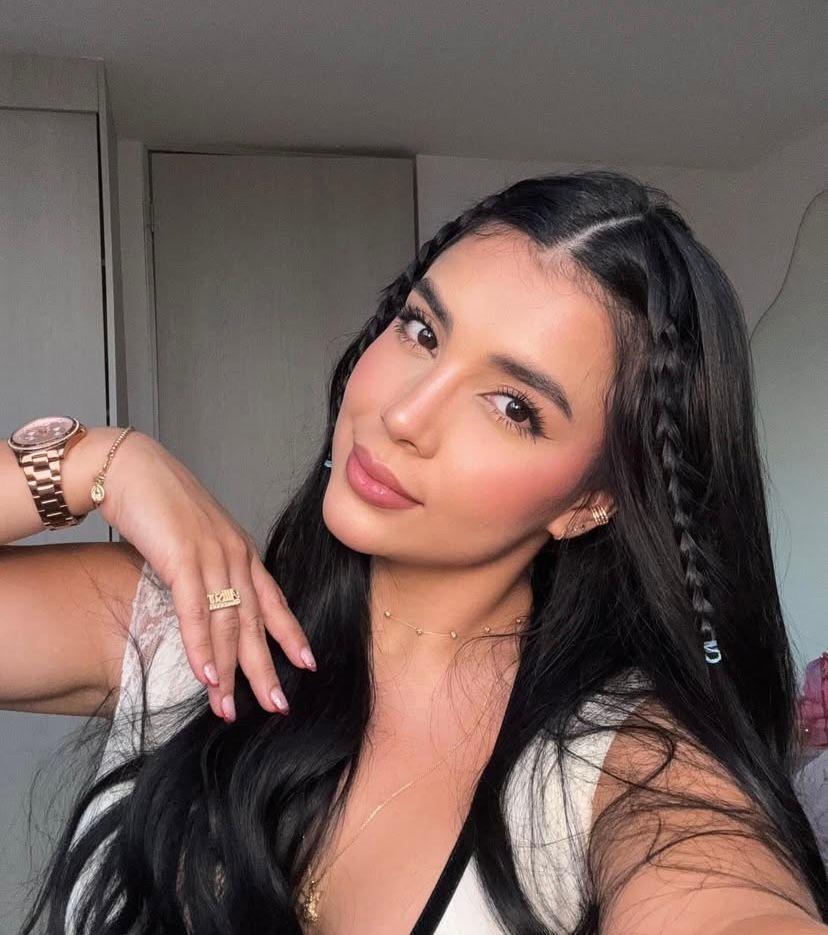 658481373: Chica busca chico en Orense