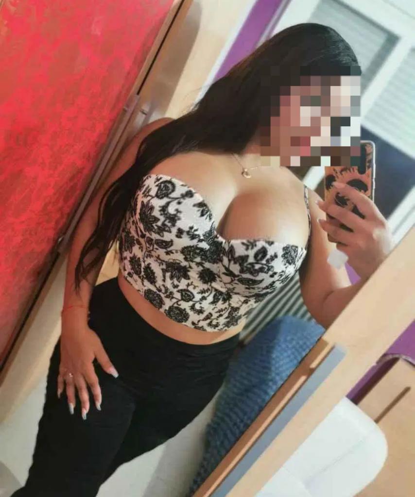 Chica busca chico en Huelva: 