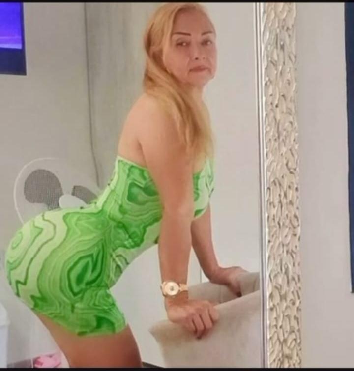 Chica busca chico en Menorca: Chica busca chico