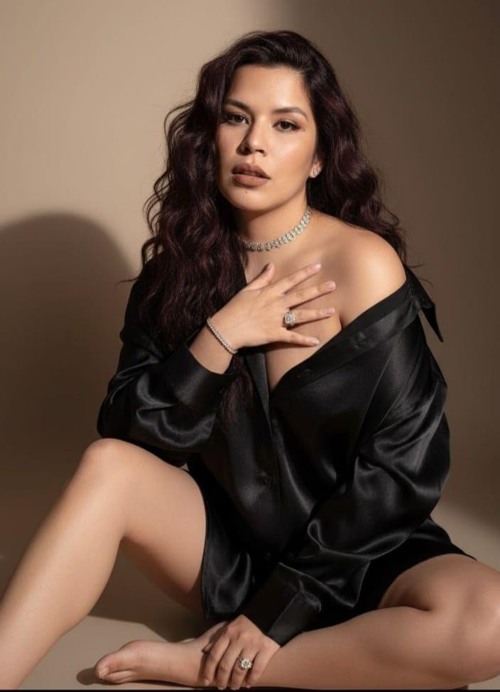 641844352: Chica busca chico en Ibiza