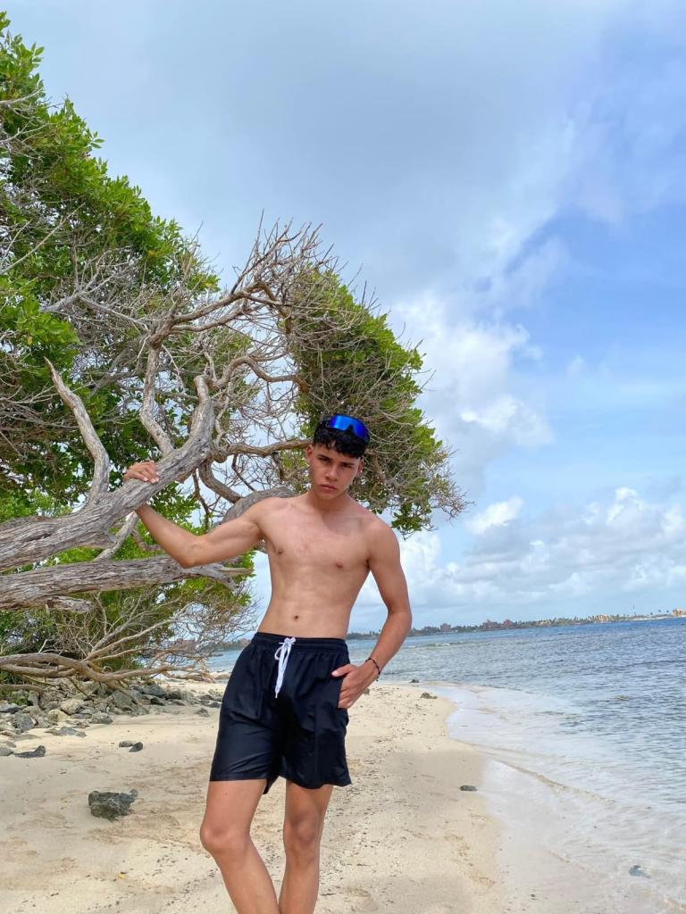 Chico busca chica en Tenerife: 