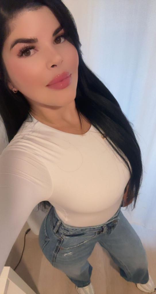 Chica busca chico en Almería: 