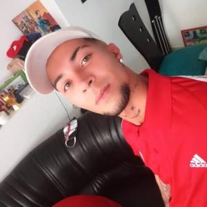 631340856: Chico busca chica en Barcelona