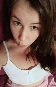 667507203: Chica busca chico en Cantabria