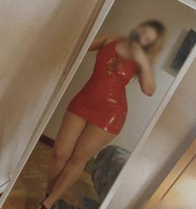 604380366: Chica busca chico en La Coruña