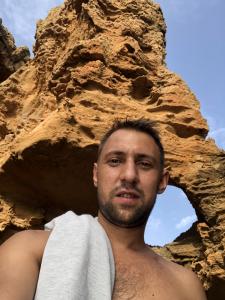 675394417: Chico busca chica en Valencia