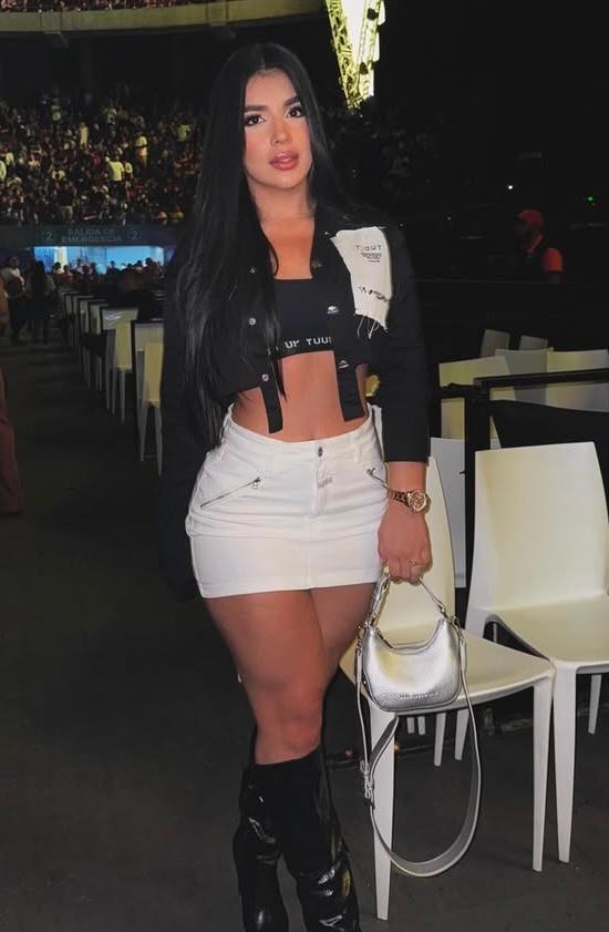 658481373: Chica busca chico en Orense