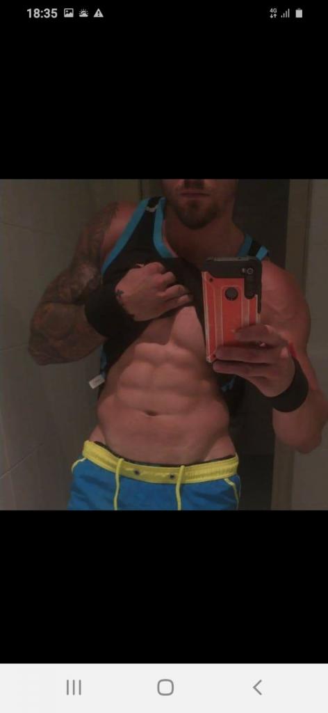 Chico busca chica en Tarragona: 