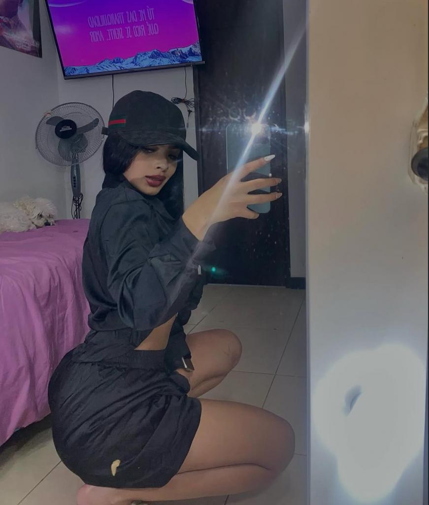 Chica busca chico en Ibiza: 