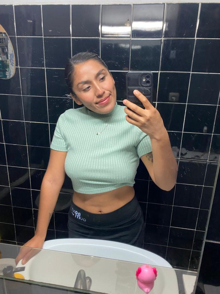 652986760: Chica busca chico en Barcelona