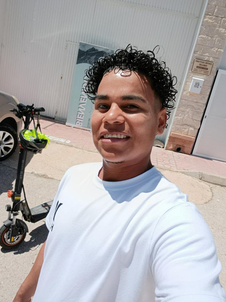 627872932: Chico busca chica en Alicante