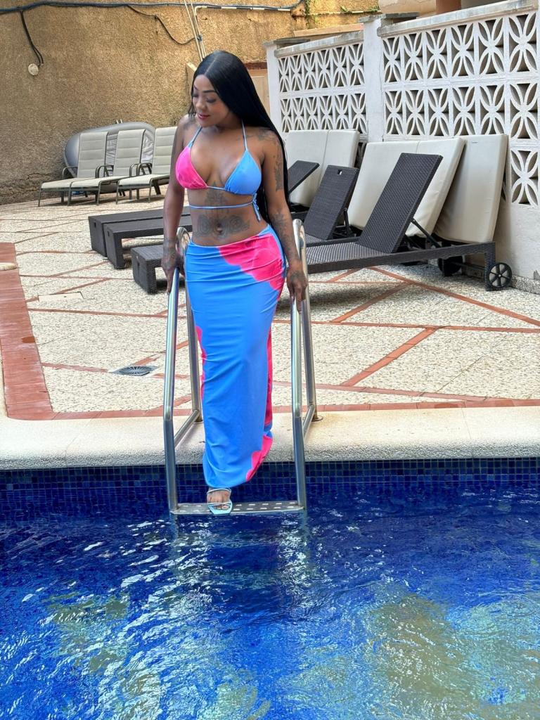 661523189: Chica busca chico en Mallorca