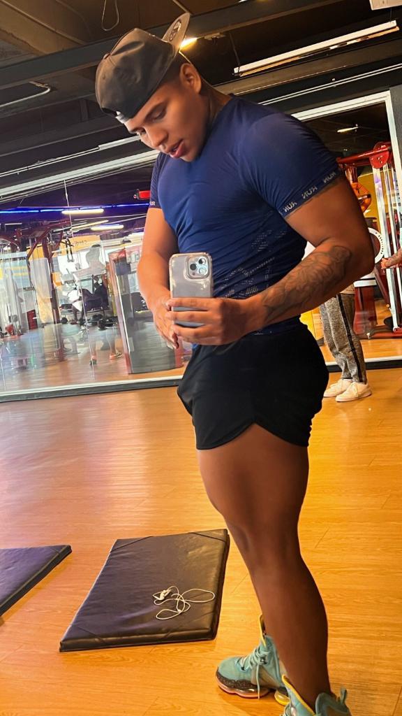 Chico busca chica en Huelva: 