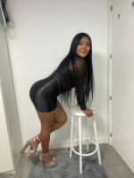 641772203: Chica busca chico en Gerona