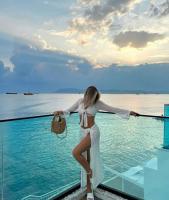 647643327: Chica busca chico en Málaga