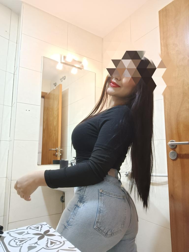 617054636: Chica busca chico en Gerona