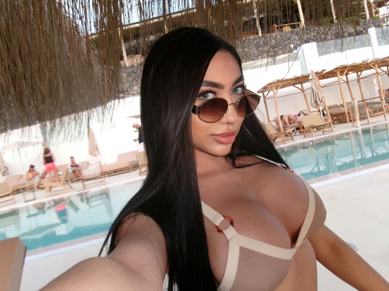 Chica busca chico en Ibiza: 