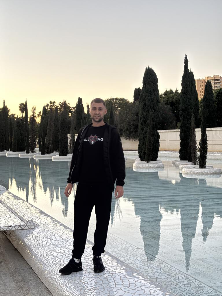 675394417: Chico busca chica en Valencia