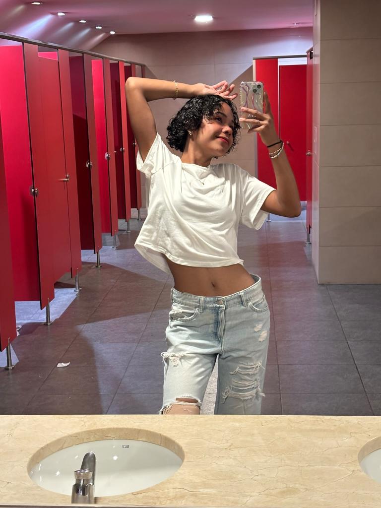 711589364: Chica busca chico en Madrid