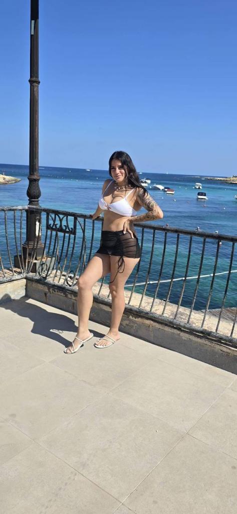 Chica busca chico en Ibiza: 