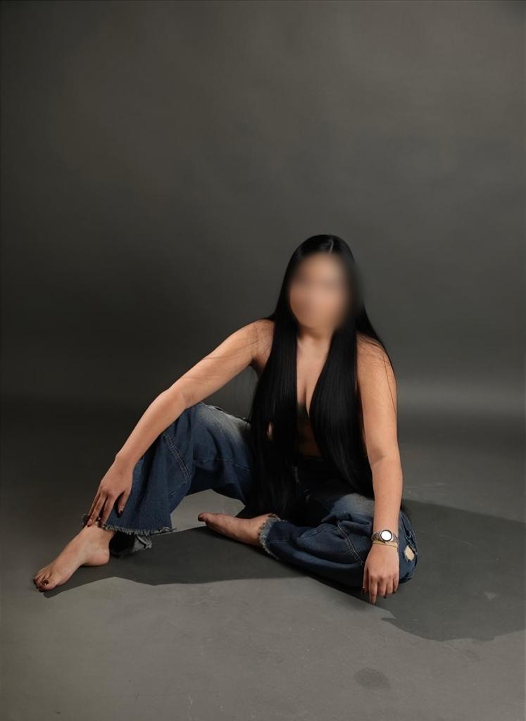 Chica busca chico en Cádiz: 