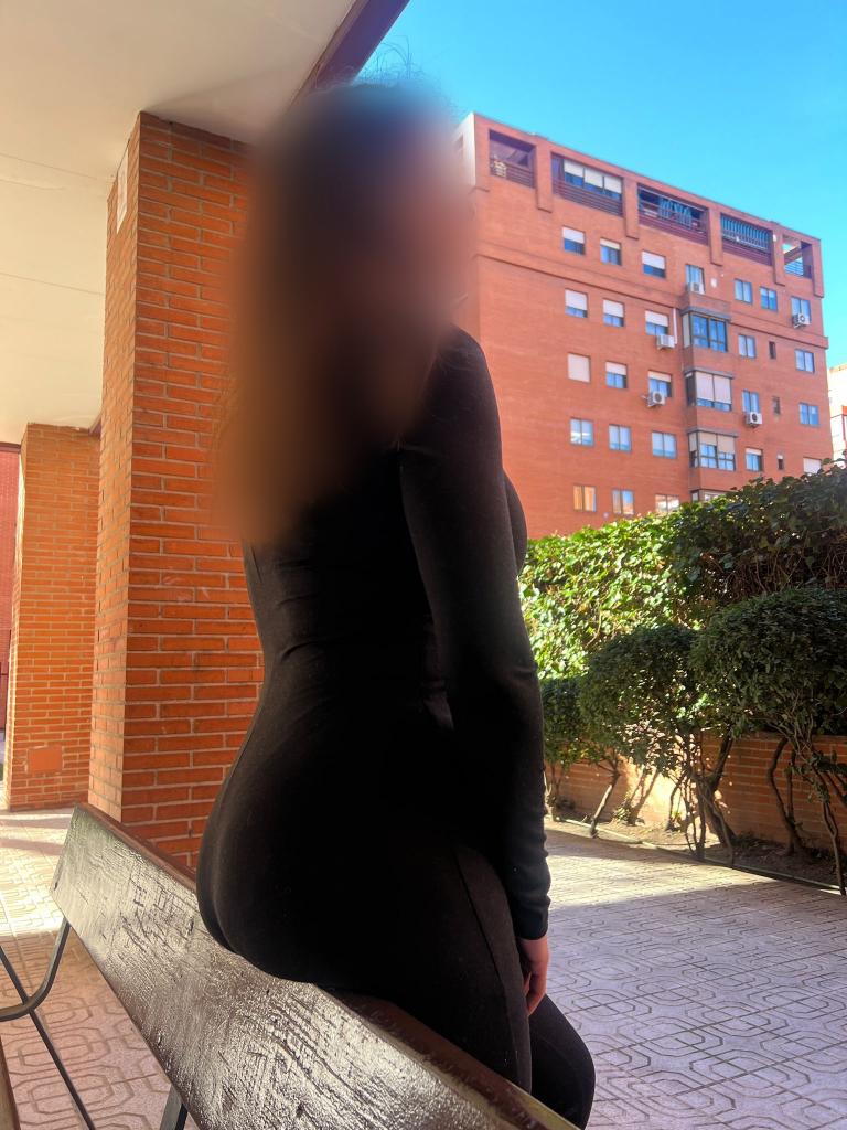 614986366: Chica busca chico en Madrid