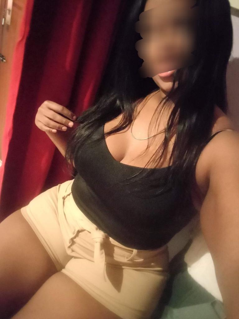 604208144: Chica busca chico en Navarra