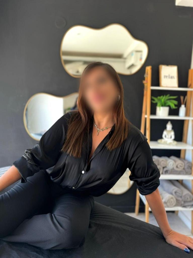 663311515: Chica busca chico en Málaga