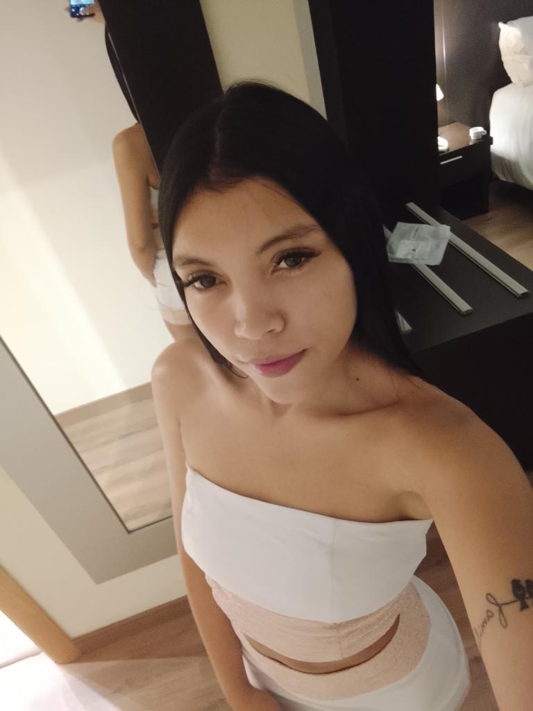 603906083: Chica busca chico en Gerona