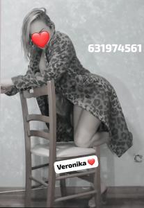 631974561: Chica busca chico en Ibiza