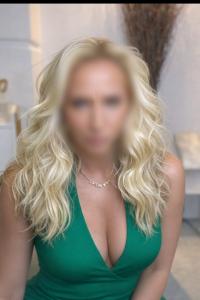 631687092: Chica busca chico en Navarra