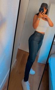 637738373: Chica busca chico en Gerona