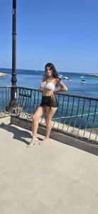 633223918: Chica busca chico en Ibiza