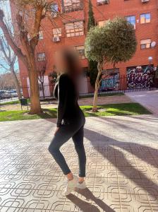 614986366: Chica busca chico en Madrid