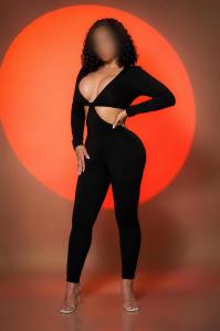 631079871: Chica busca chico en Sevilla