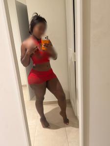 637804570: Chica busca chico en Barcelona