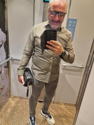 614164070: Chico busca chica en Granada