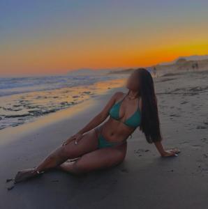 663311515: Chica busca chico en Málaga