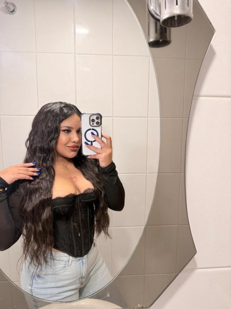 Chica busca chico en Almería: Chica busca chico