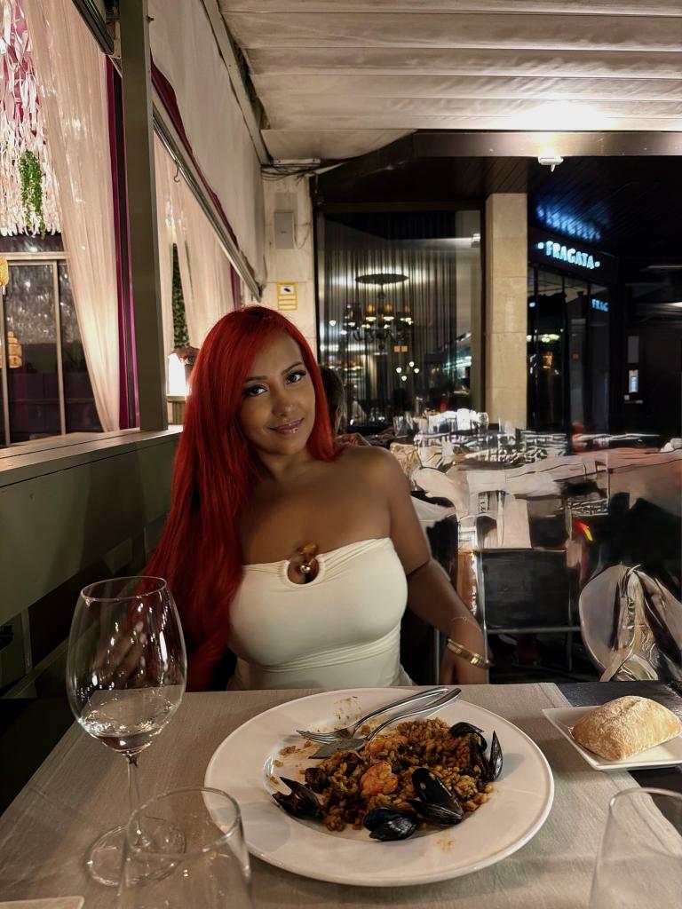685442577: Chica busca chico en Barcelona